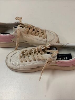 ® Women's white and Pink Low-Top Sneakers